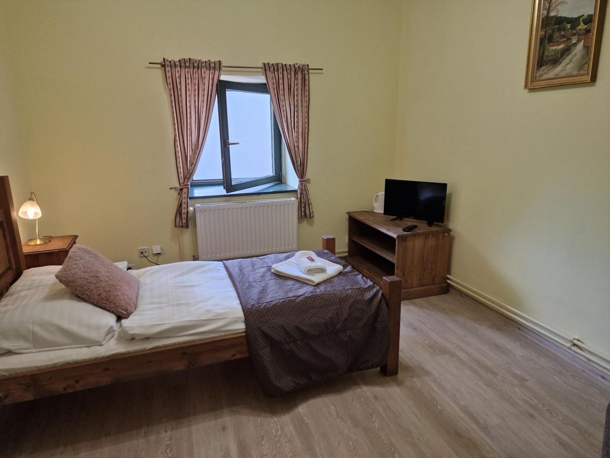Hotel Opat Kutná Hora Екстериор снимка