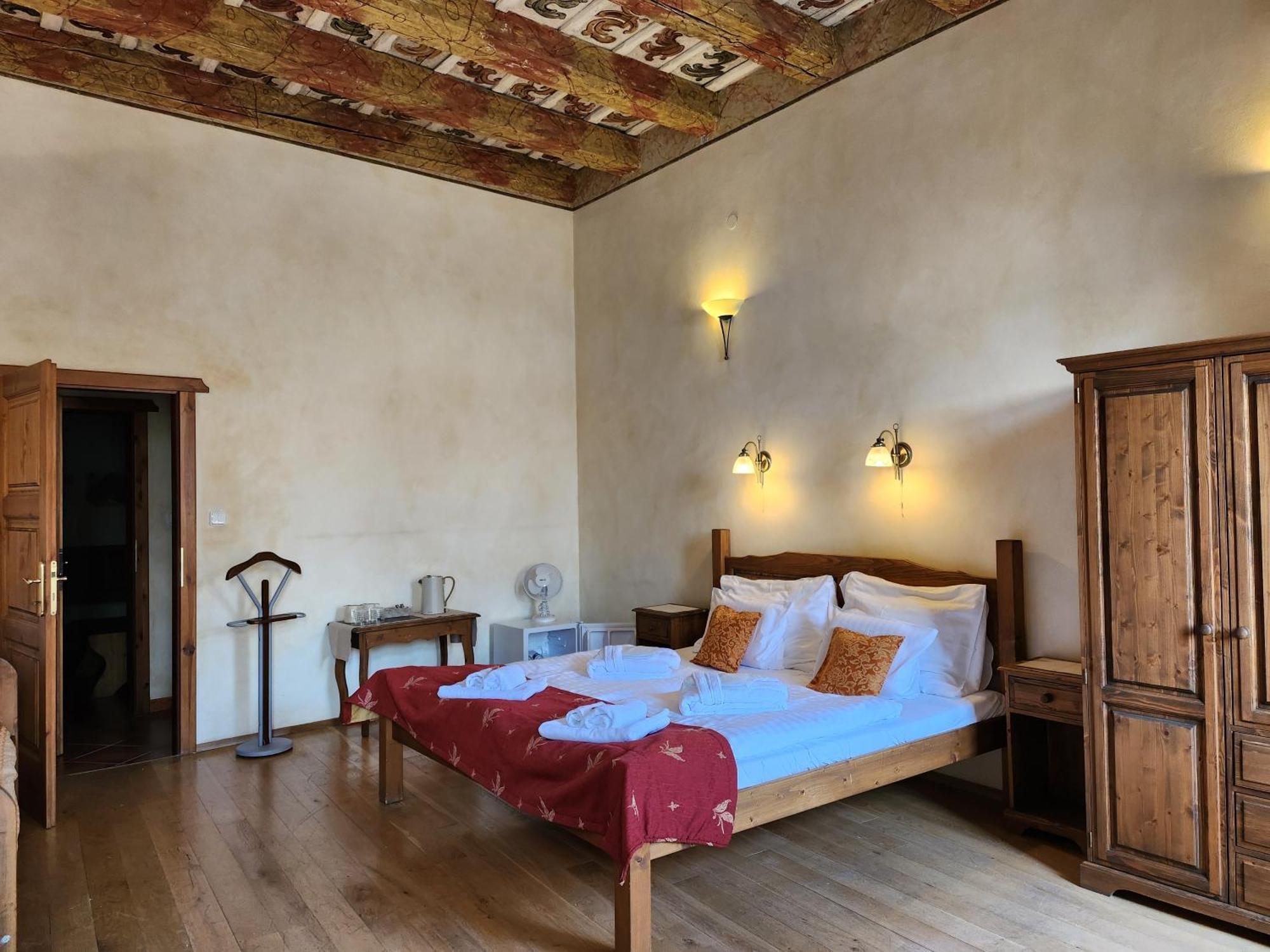 Hotel Opat Kutná Hora Екстериор снимка