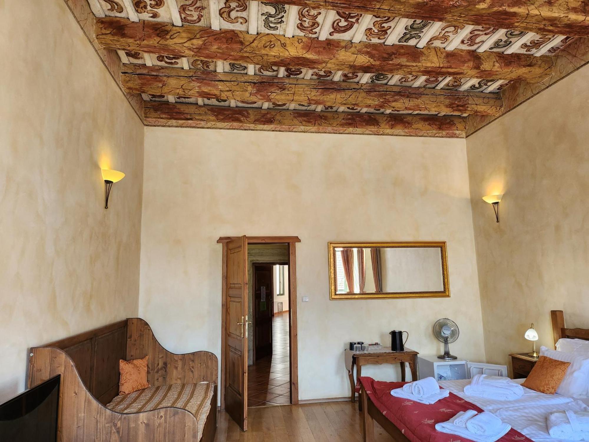 Hotel Opat Kutná Hora Екстериор снимка