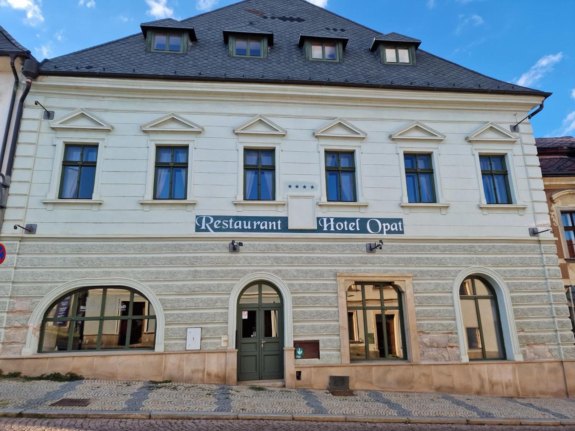 Hotel Opat Kutná Hora Екстериор снимка
