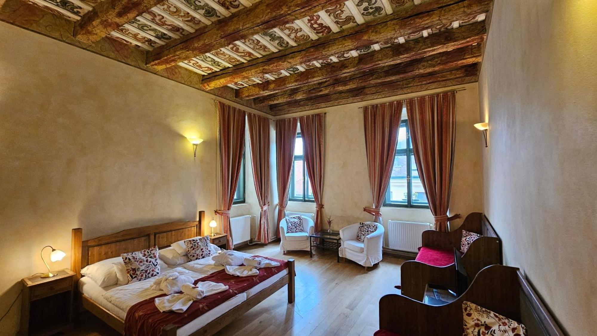 Hotel Opat Kutná Hora Екстериор снимка