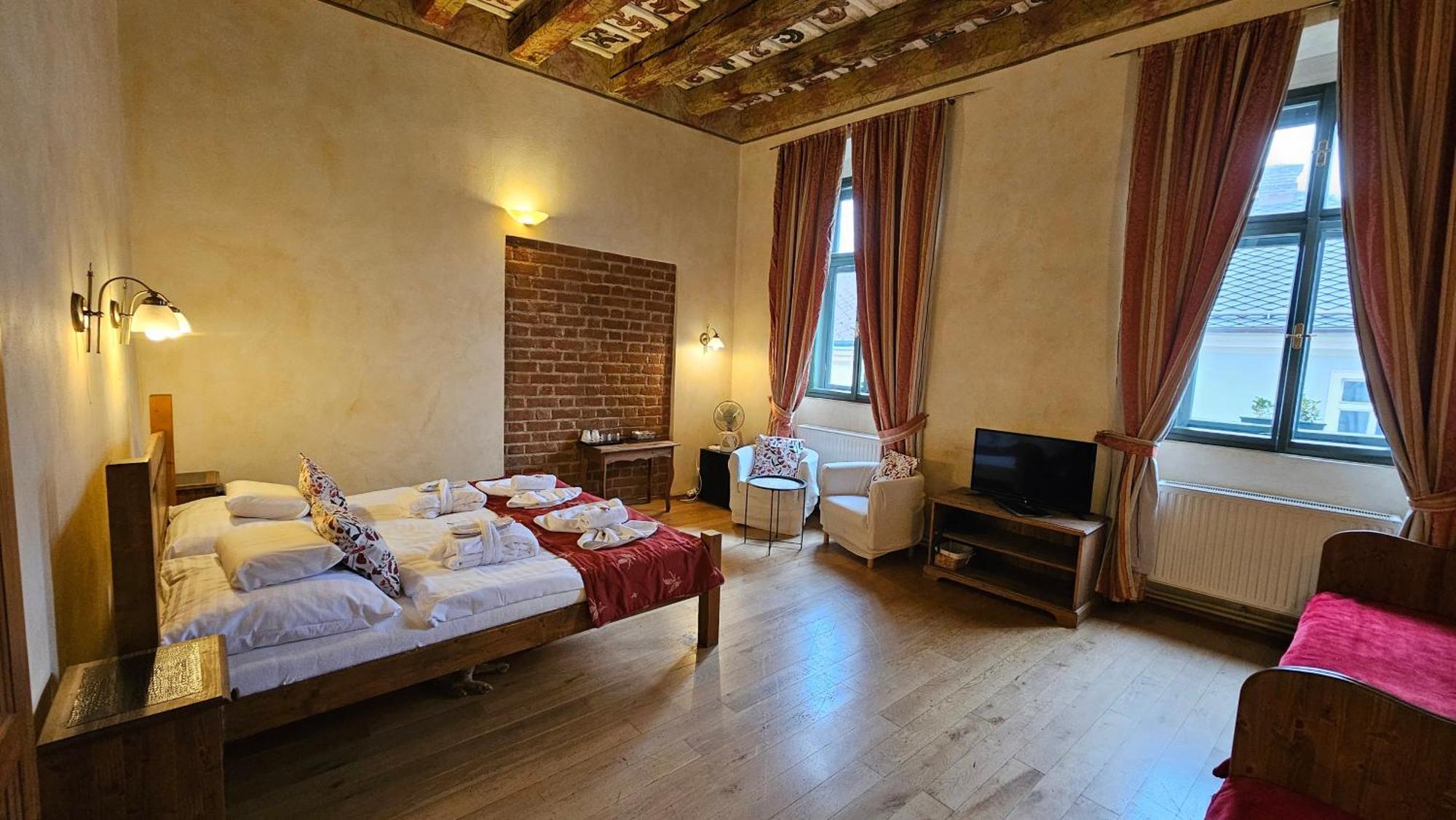 Hotel Opat Kutná Hora Екстериор снимка