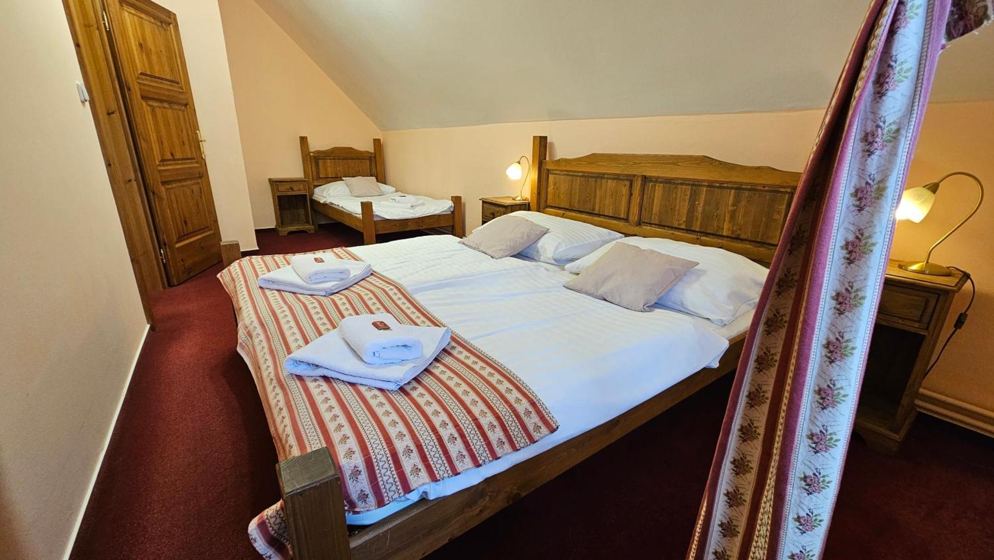 Hotel Opat Kutná Hora Екстериор снимка